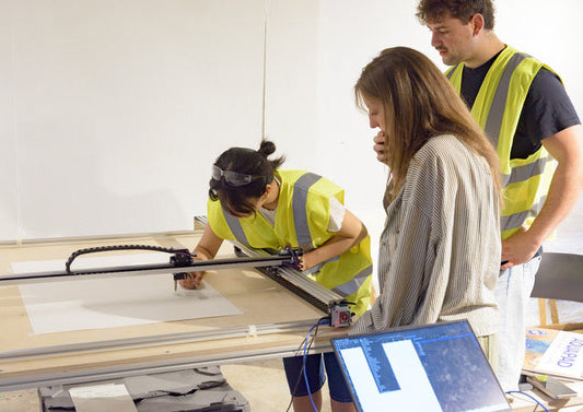 UUNA TEK® kooperiert mit der Bartlett School of Architecture (UCL): Die Zukunft des automatisierten Zeichnens auf der jährlichen Summer Show