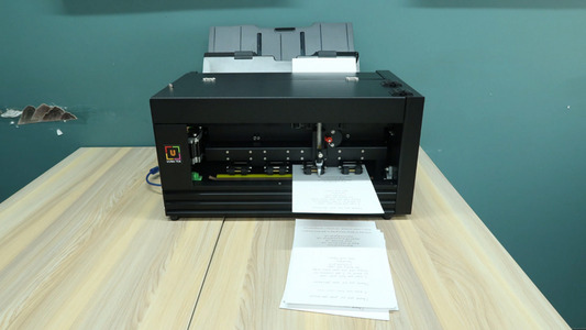 Automatische Handschriftmaschine für Hausaufgaben
