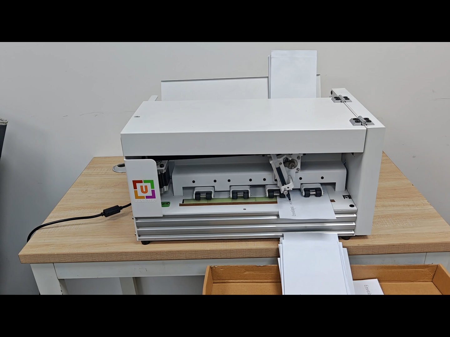 UUNA TEK® iAuto Plus - Handschriftgerät mit Einzug/Automatische Unterschriftenmaschine/Handschriftgerät für Briefe/Automatisches Schreibgerät, Schreiben Sie bis zu 210 Briefe, 80 Umschläge auf einmal